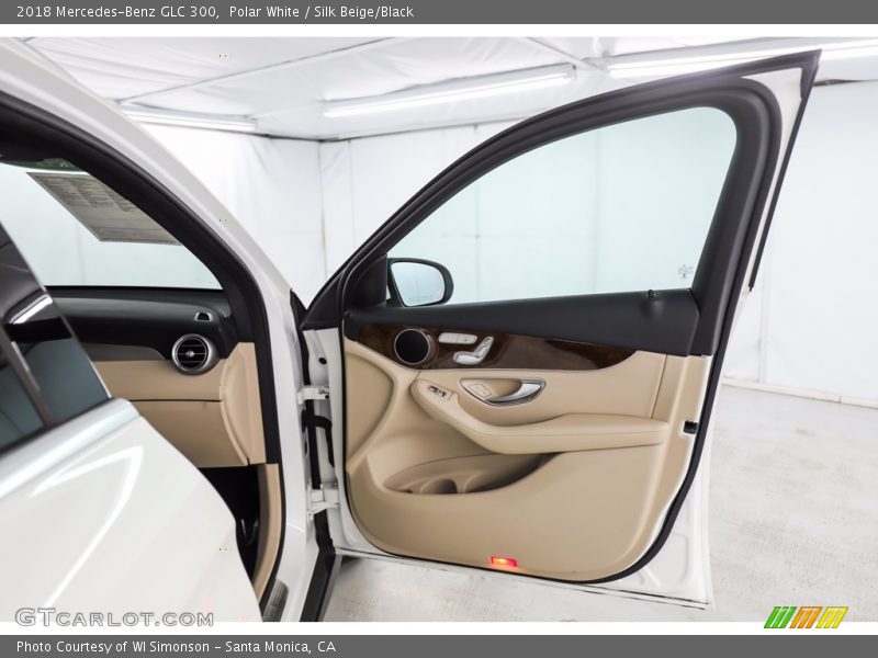 Polar White / Silk Beige/Black 2018 Mercedes-Benz GLC 300