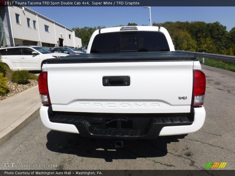 Super White / TRD Graphite 2017 Toyota Tacoma TRD Sport Double Cab 4x4
