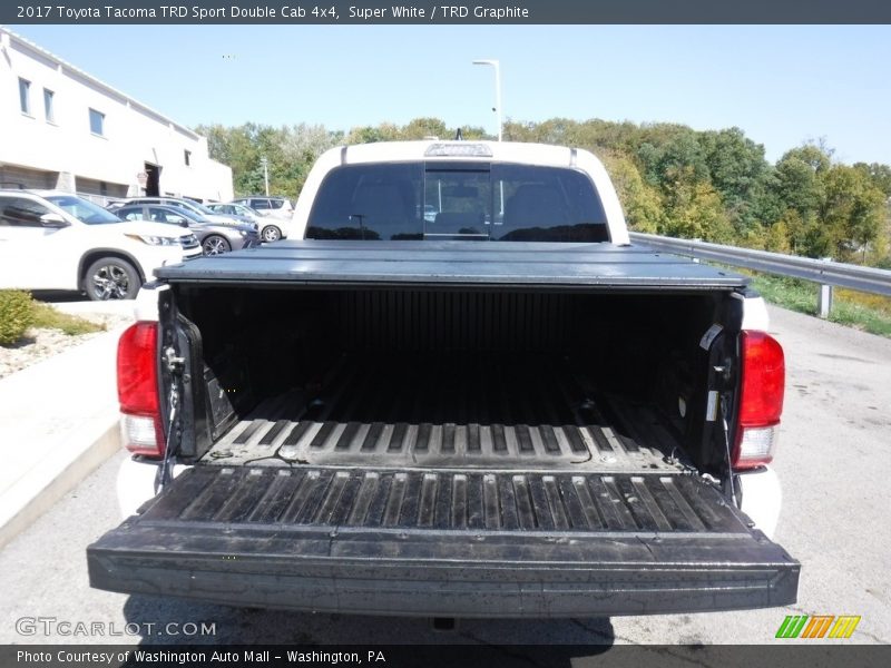 Super White / TRD Graphite 2017 Toyota Tacoma TRD Sport Double Cab 4x4