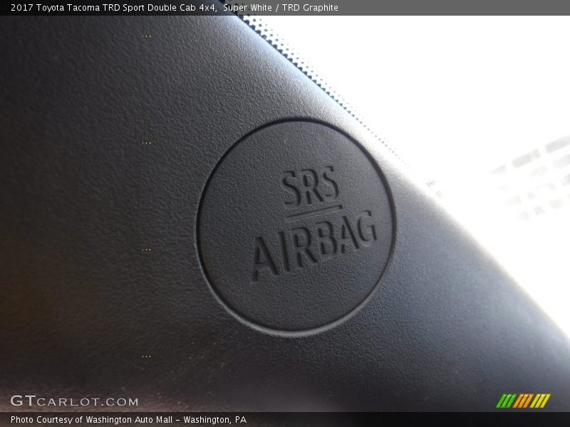 Super White / TRD Graphite 2017 Toyota Tacoma TRD Sport Double Cab 4x4