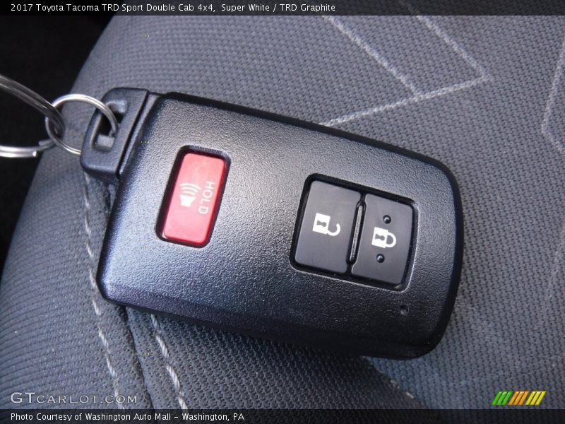 Super White / TRD Graphite 2017 Toyota Tacoma TRD Sport Double Cab 4x4