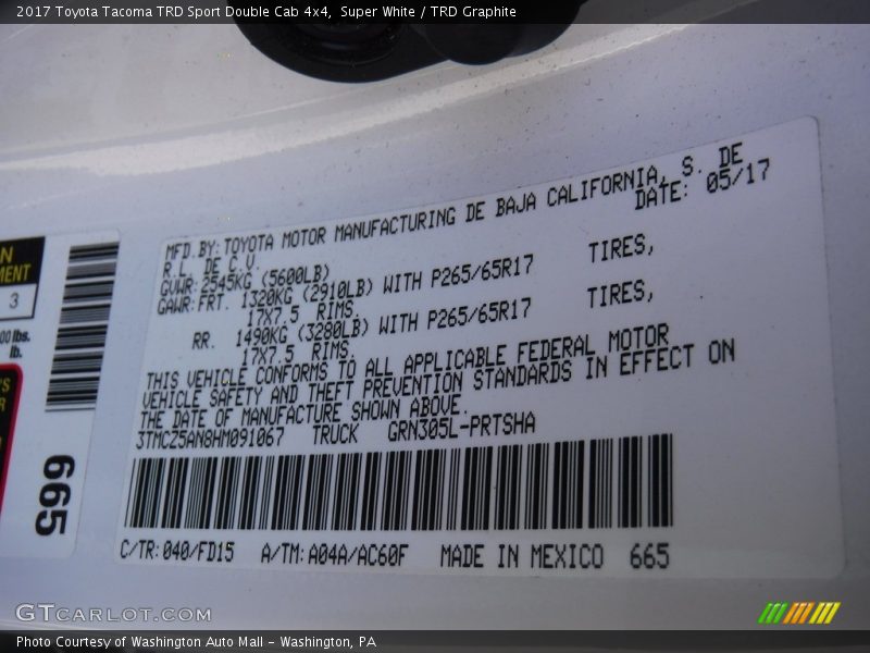 Super White / TRD Graphite 2017 Toyota Tacoma TRD Sport Double Cab 4x4