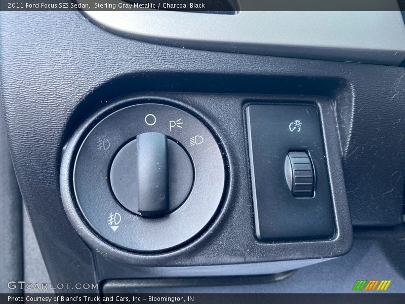 Sterling Gray Metallic / Charcoal Black 2011 Ford Focus SES Sedan