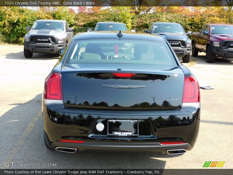 Gloss Black / Black 2020 Chrysler 300 Touring AWD