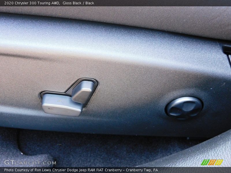 Gloss Black / Black 2020 Chrysler 300 Touring AWD