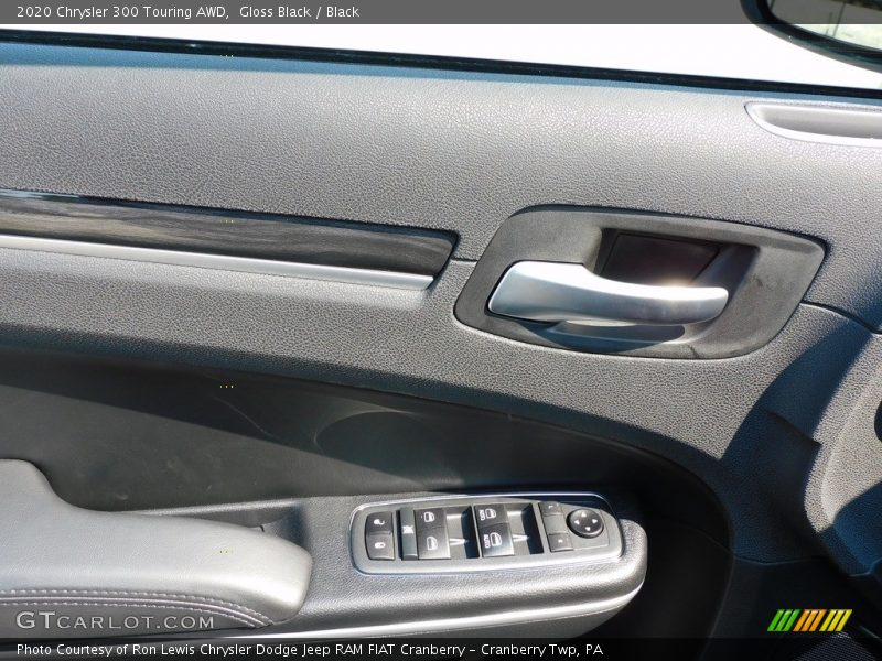 Gloss Black / Black 2020 Chrysler 300 Touring AWD