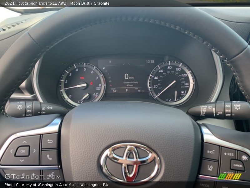 Moon Dust / Graphite 2021 Toyota Highlander XLE AWD