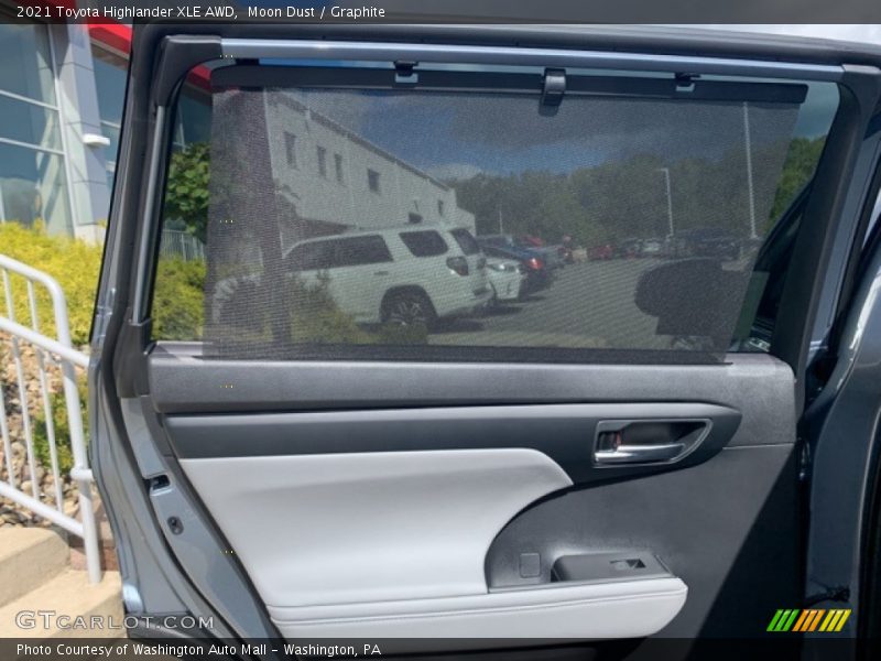 Moon Dust / Graphite 2021 Toyota Highlander XLE AWD