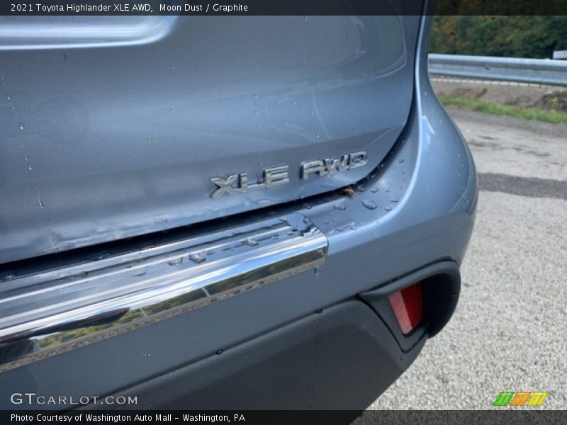 Moon Dust / Graphite 2021 Toyota Highlander XLE AWD