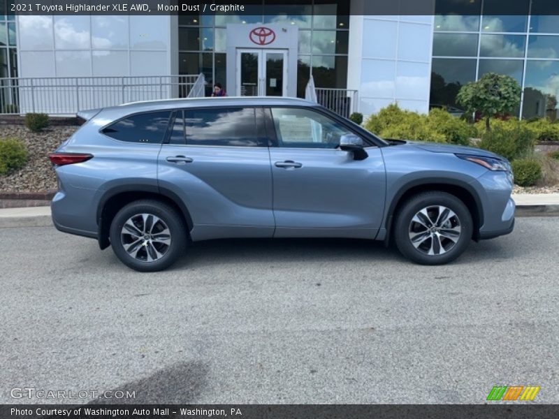 Moon Dust / Graphite 2021 Toyota Highlander XLE AWD