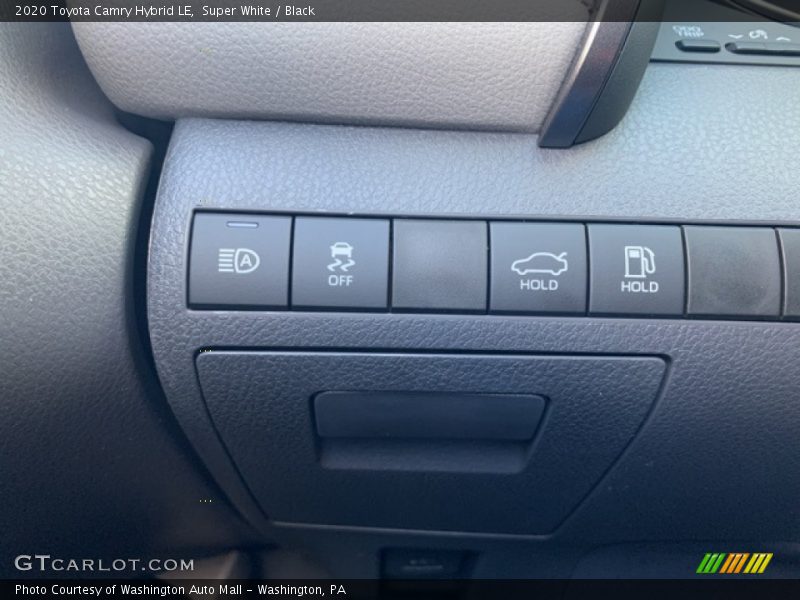 Super White / Black 2020 Toyota Camry Hybrid LE