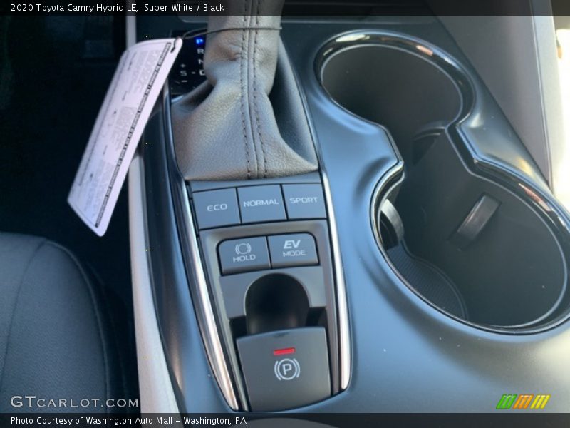 Super White / Black 2020 Toyota Camry Hybrid LE