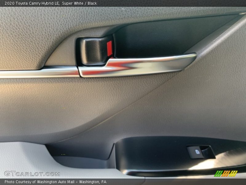 Super White / Black 2020 Toyota Camry Hybrid LE