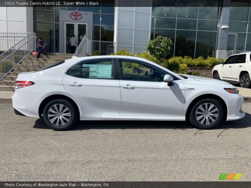 Super White / Black 2020 Toyota Camry Hybrid LE