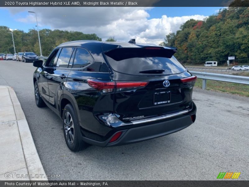 Midnight Black Metallic / Black 2020 Toyota Highlander Hybrid XLE AWD