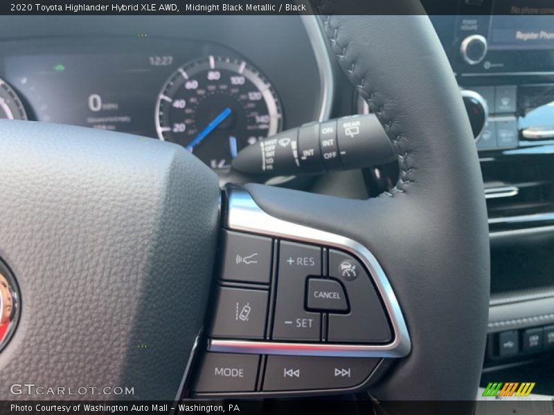 Midnight Black Metallic / Black 2020 Toyota Highlander Hybrid XLE AWD