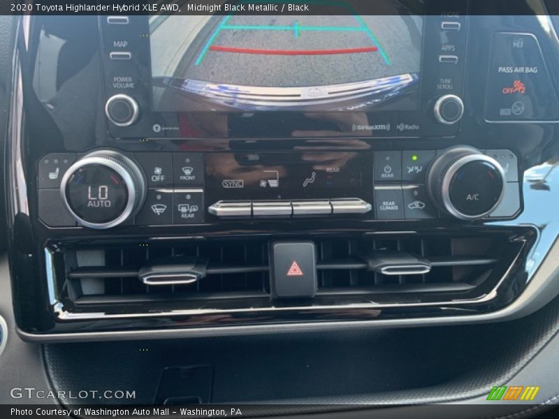 Midnight Black Metallic / Black 2020 Toyota Highlander Hybrid XLE AWD