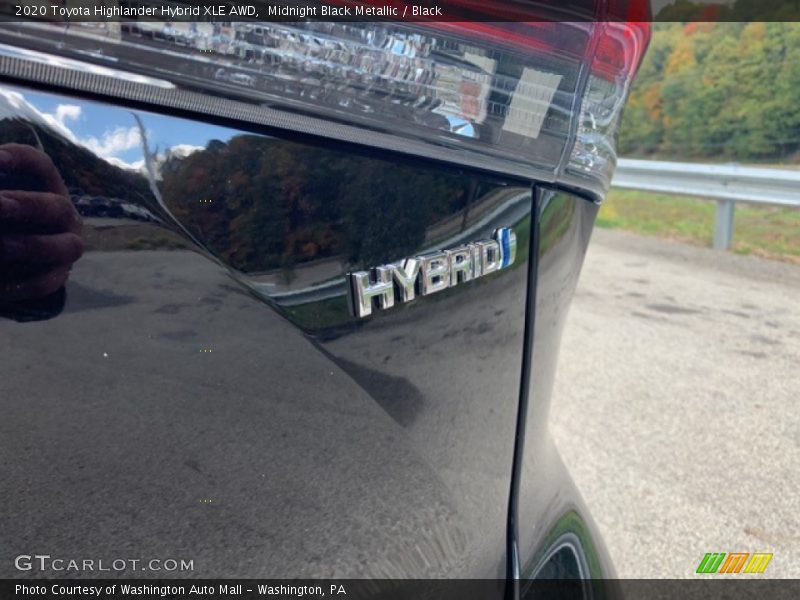 Midnight Black Metallic / Black 2020 Toyota Highlander Hybrid XLE AWD