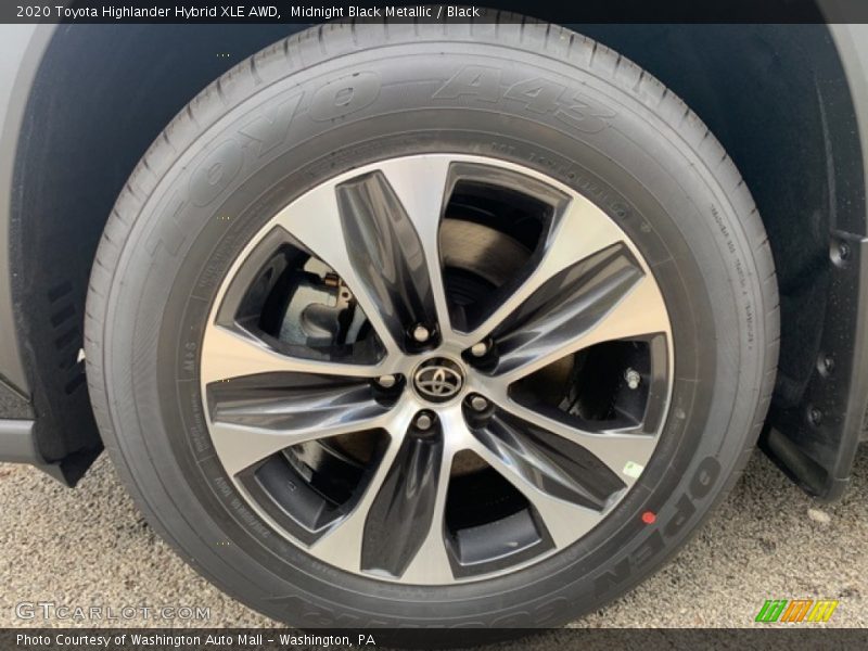 Midnight Black Metallic / Black 2020 Toyota Highlander Hybrid XLE AWD