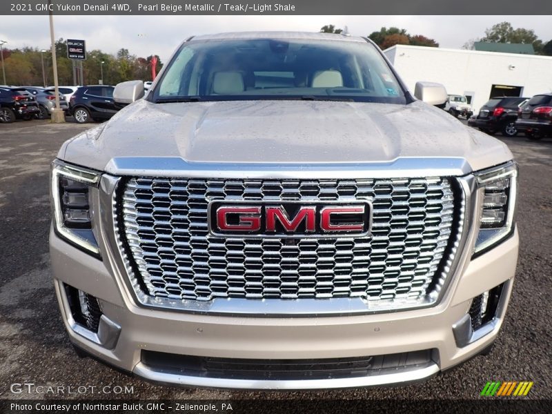 Pearl Beige Metallic / Teak/­Light Shale 2021 GMC Yukon Denali 4WD