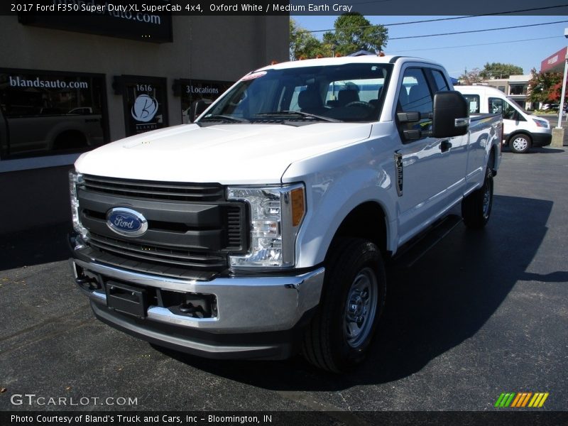 Oxford White / Medium Earth Gray 2017 Ford F350 Super Duty XL SuperCab 4x4