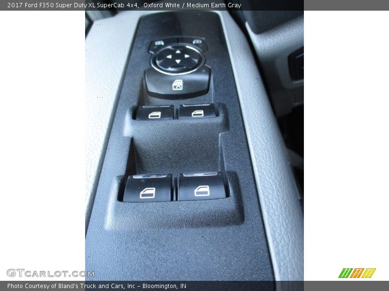 Oxford White / Medium Earth Gray 2017 Ford F350 Super Duty XL SuperCab 4x4