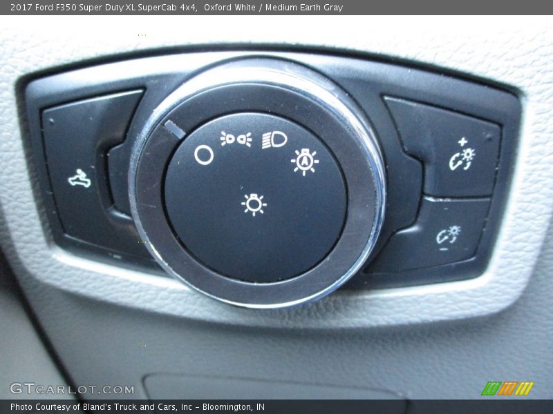 Oxford White / Medium Earth Gray 2017 Ford F350 Super Duty XL SuperCab 4x4