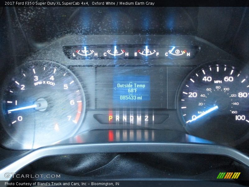 Oxford White / Medium Earth Gray 2017 Ford F350 Super Duty XL SuperCab 4x4