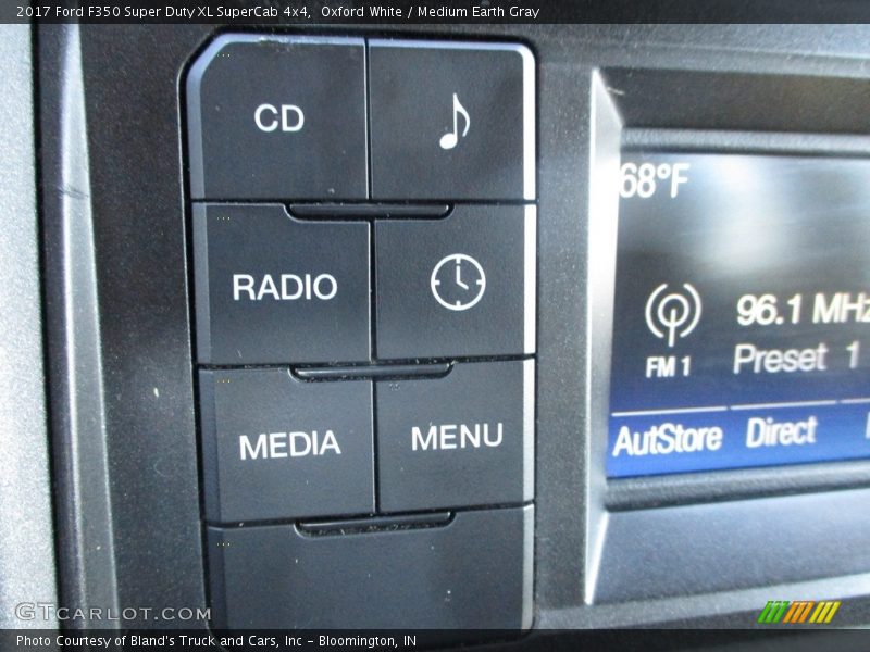 Oxford White / Medium Earth Gray 2017 Ford F350 Super Duty XL SuperCab 4x4