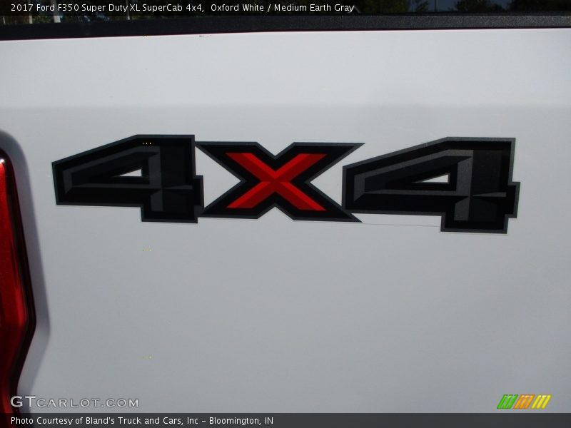 Oxford White / Medium Earth Gray 2017 Ford F350 Super Duty XL SuperCab 4x4