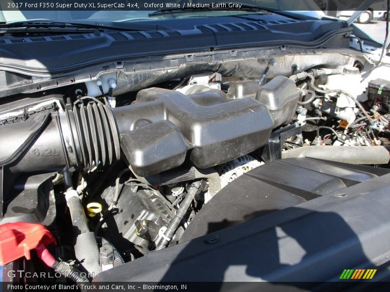 Oxford White / Medium Earth Gray 2017 Ford F350 Super Duty XL SuperCab 4x4