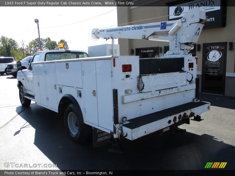 White / Flint Grey 1993 Ford F Super Duty Regular Cab Chassis Auto Crane