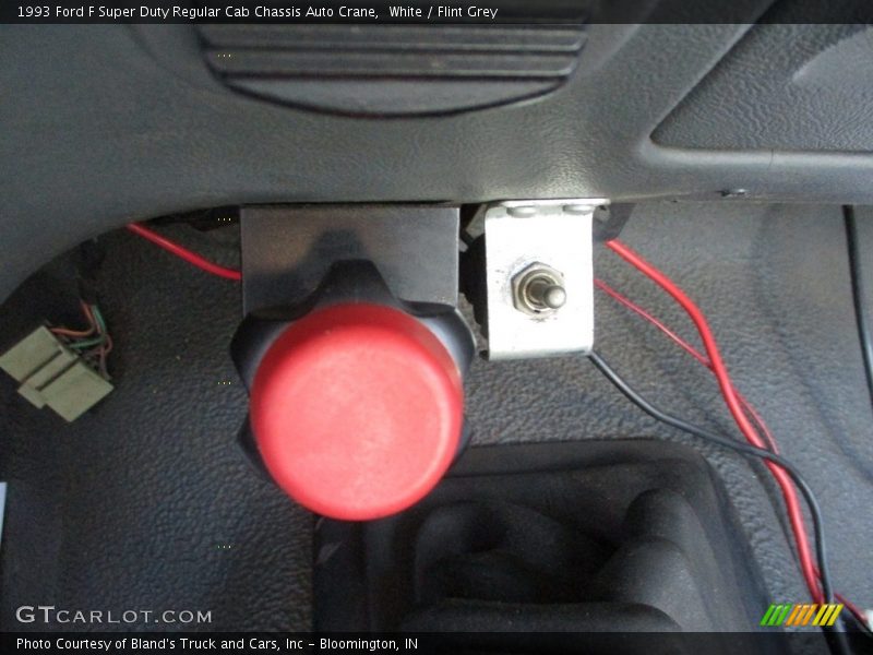 White / Flint Grey 1993 Ford F Super Duty Regular Cab Chassis Auto Crane