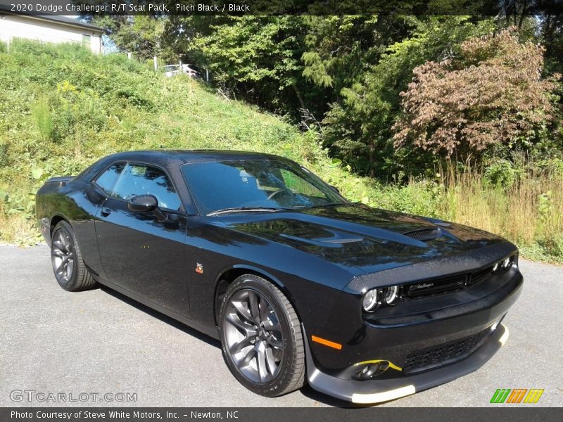 Front 3/4 View of 2020 Challenger R/T Scat Pack