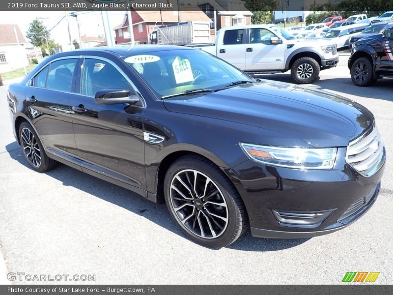 Front 3/4 View of 2019 Taurus SEL AWD