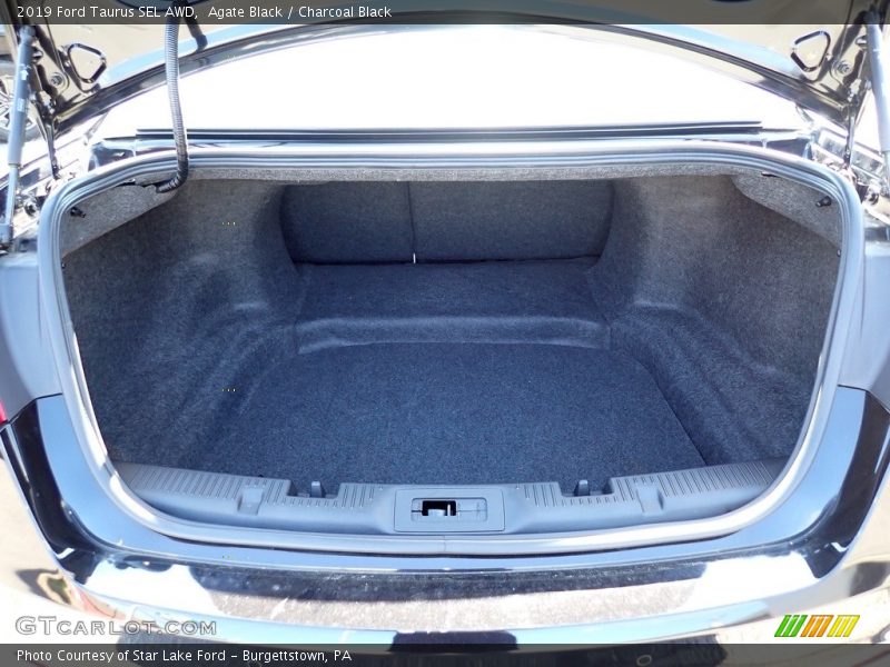  2019 Taurus SEL AWD Trunk