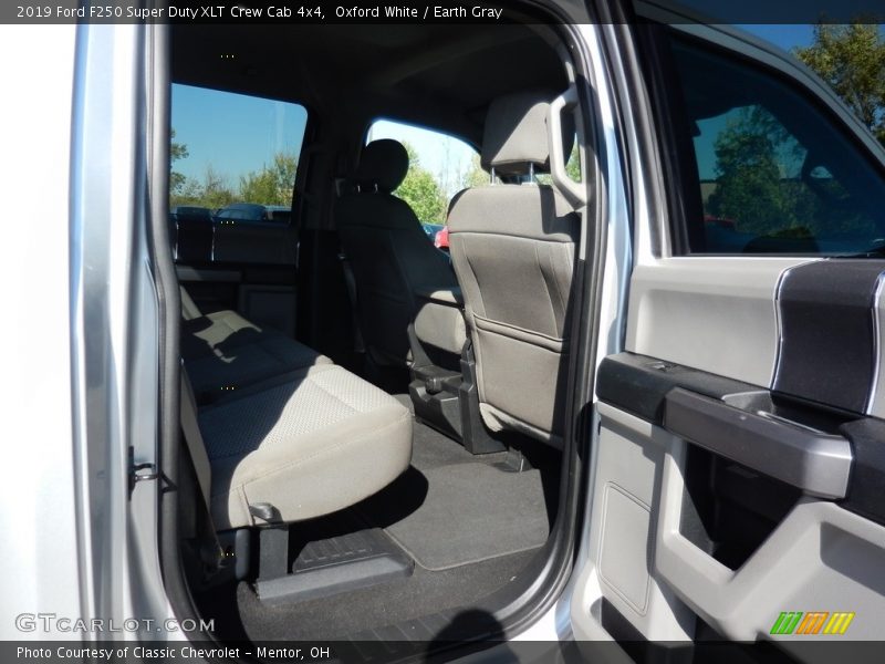 Oxford White / Earth Gray 2019 Ford F250 Super Duty XLT Crew Cab 4x4