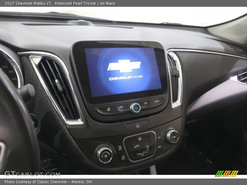 Iridescent Pearl Tricoat / Jet Black 2017 Chevrolet Malibu LT
