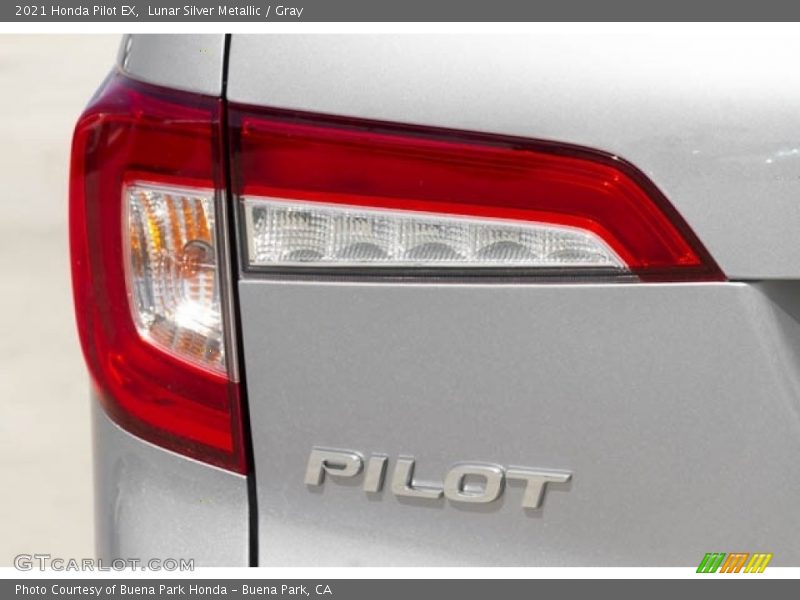 Lunar Silver Metallic / Gray 2021 Honda Pilot EX