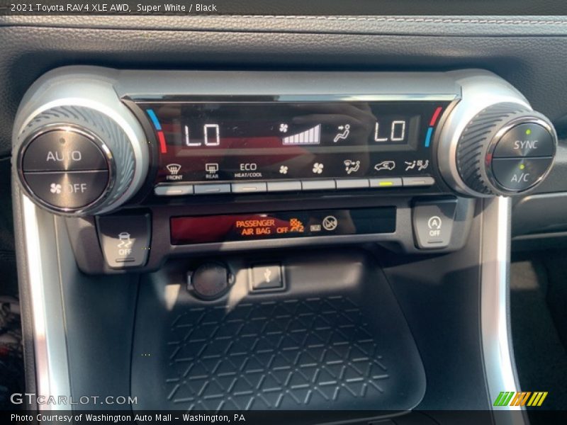 Super White / Black 2021 Toyota RAV4 XLE AWD