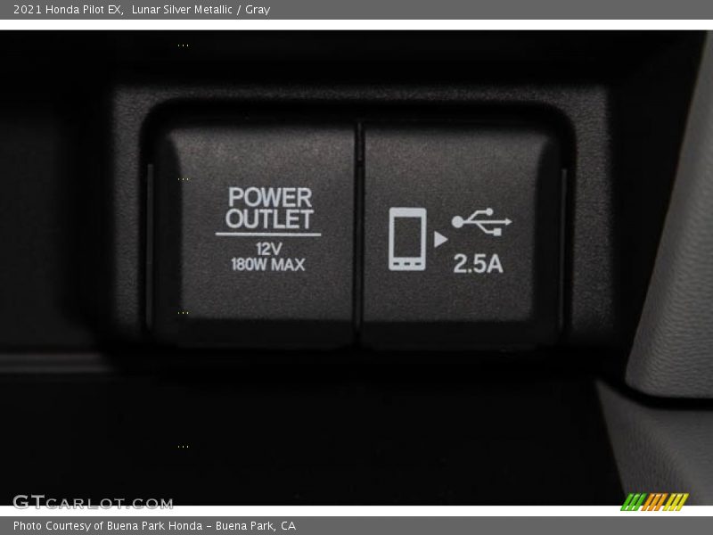 Lunar Silver Metallic / Gray 2021 Honda Pilot EX