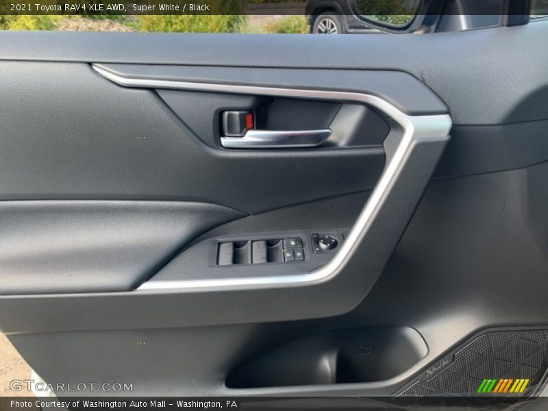 Super White / Black 2021 Toyota RAV4 XLE AWD