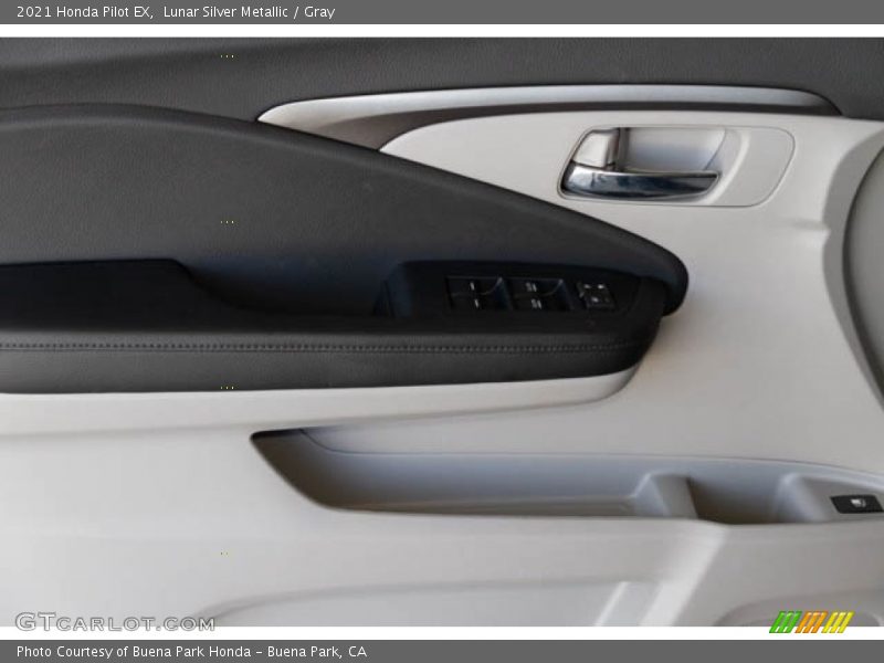Lunar Silver Metallic / Gray 2021 Honda Pilot EX