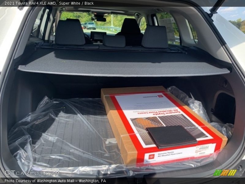 Super White / Black 2021 Toyota RAV4 XLE AWD