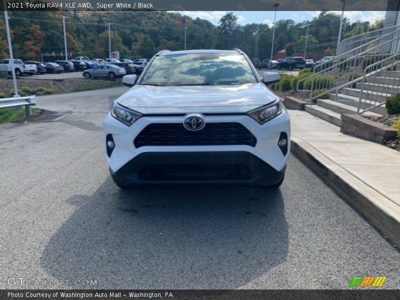 Super White / Black 2021 Toyota RAV4 XLE AWD