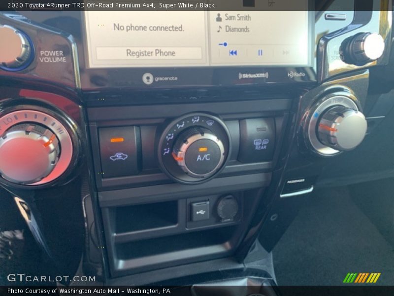 Super White / Black 2020 Toyota 4Runner TRD Off-Road Premium 4x4