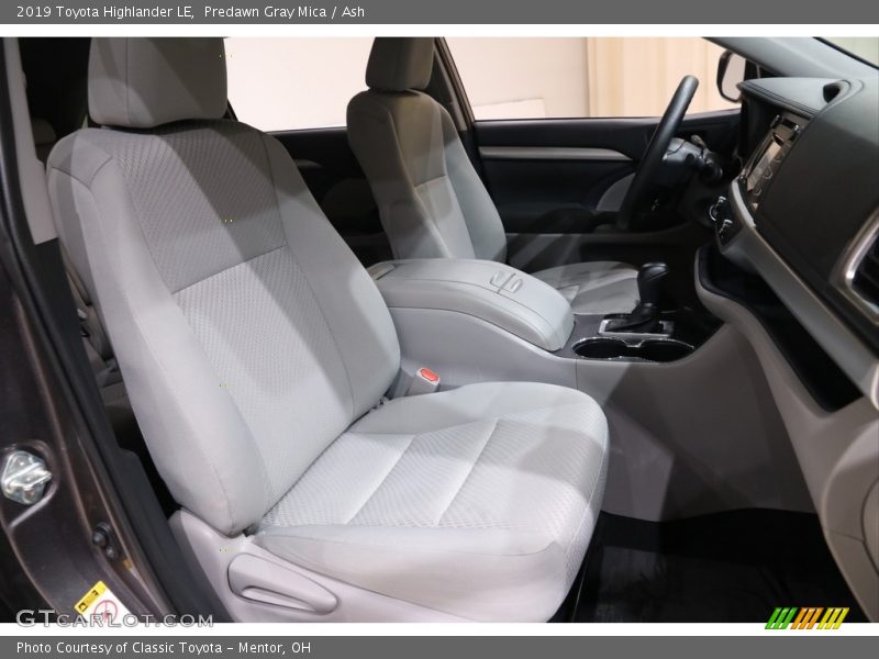 Predawn Gray Mica / Ash 2019 Toyota Highlander LE
