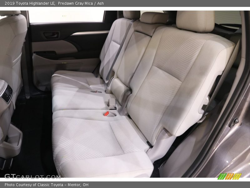Predawn Gray Mica / Ash 2019 Toyota Highlander LE
