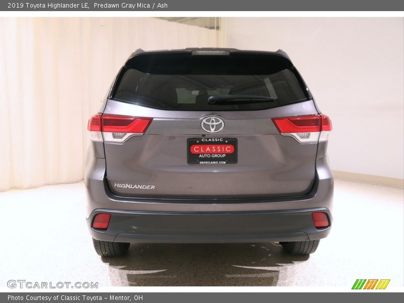 Predawn Gray Mica / Ash 2019 Toyota Highlander LE
