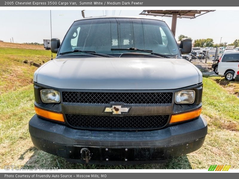 Summit White / Medium Dark Pewter 2005 Chevrolet Express 3500 Cargo Van